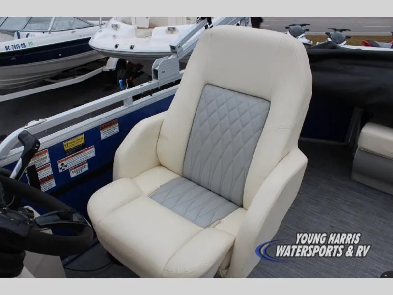 Slide: The Image of Lexington 3 Series 320 2022 - 9