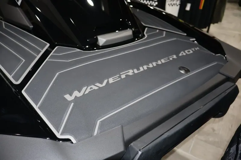 Slide: The Image of Yamaha FX® Limited SVHO® 2026 - 14