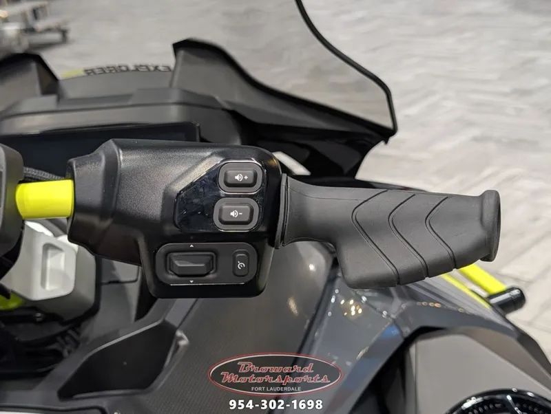 Slide: The Image of Sea-Doo Explorer Pro 230 2026 - 17