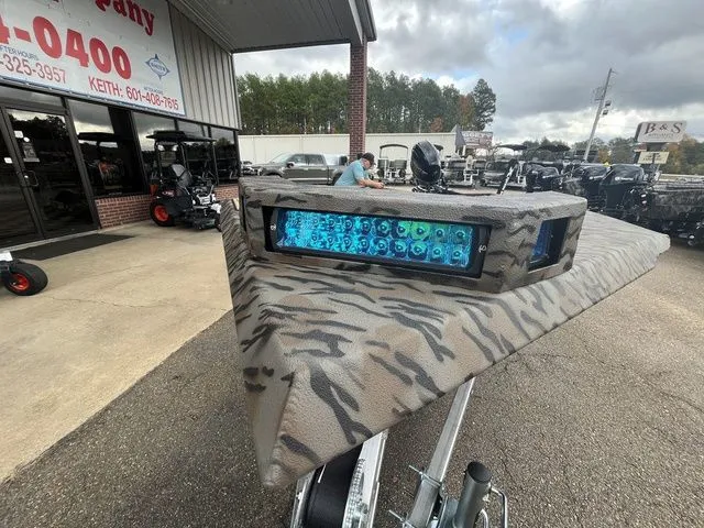 Slide: The Image of Xpress X18DB 2026 - 18