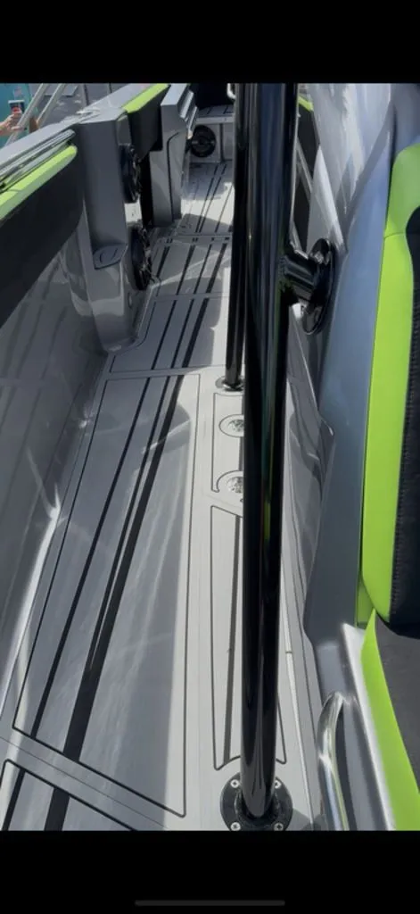 Slide: The Image of Nor-Tech 390 Sport 2026 - 5