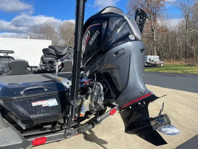 Slide: The Image of Skeeter ZXR21 2022 - 7