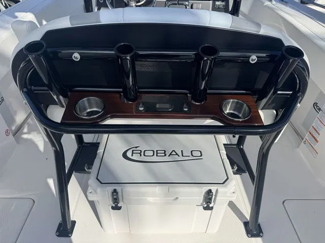 Slide: The Image of Robalo R250 Center Console 2026 - 12