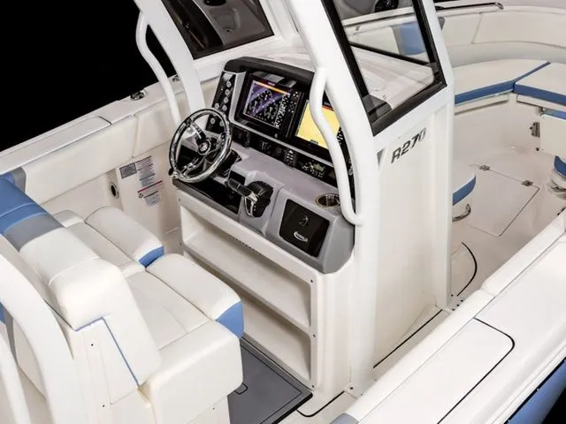 Slide: The Image of Robalo R270 Center Console 2025 - 10