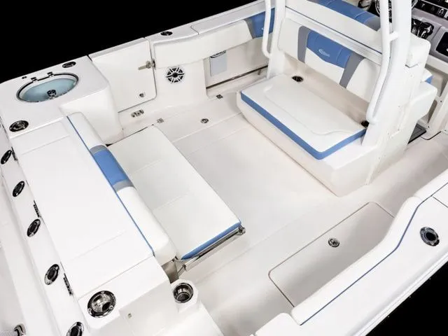 Slide: The Image of Robalo R270 Center Console 2025 - 12