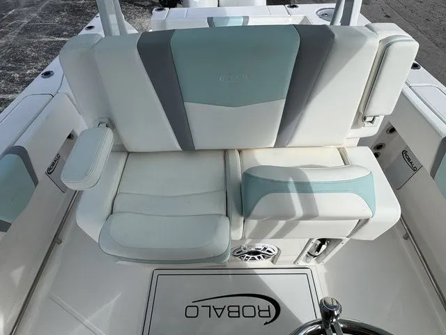 Slide: The Image of Robalo R270 Center Console 2025 - 25