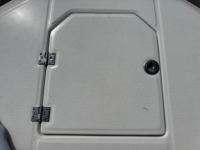 Slide: The Image of Robalo R270 Center Console 2025 - 30