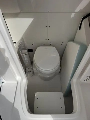 Slide: The Image of Robalo R270 Center Console 2025 - 35