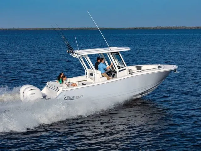 Slide: The Image of Robalo R270 Center Console 2025 - 41