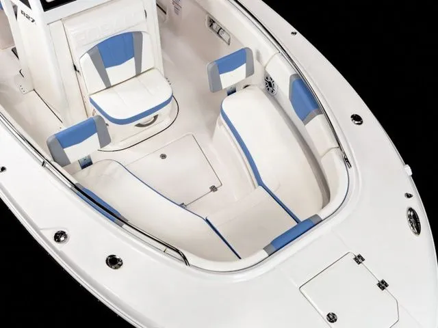 Slide: The Image of Robalo R270 Center Console 2025 - 46