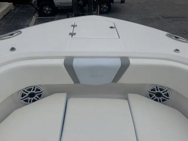 Slide: The Image of Robalo R300 Center Console 2025 - 22