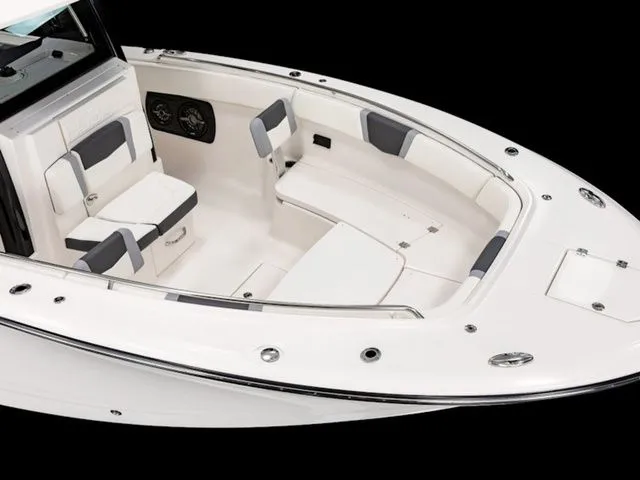 Slide: The Image of Robalo R300 Center Console 2025 - 4