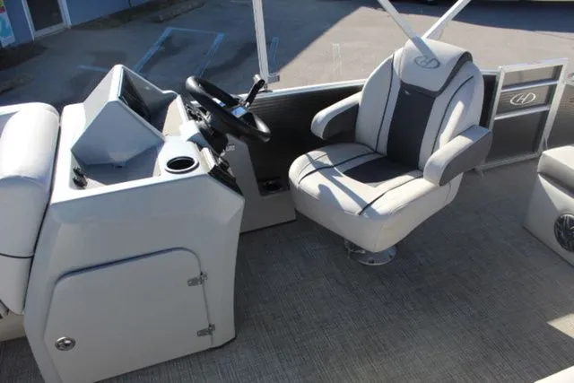 Slide: The Image of Harris Cruiser 230 CS 2022 - 11