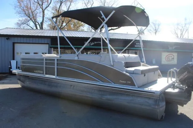 Slide: The Image of Harris Cruiser 230 CS 2022 - 4