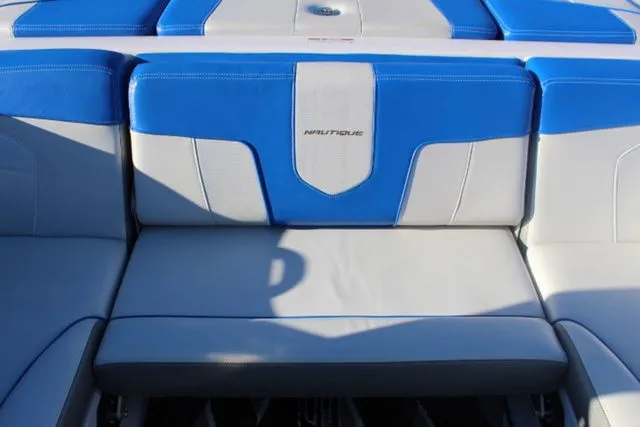 Slide: The Image of Nautique Super Air Nautique 210 2012 - 14