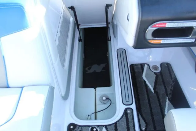 Slide: The Image of Nautique Super Air Nautique 210 2012 - 18