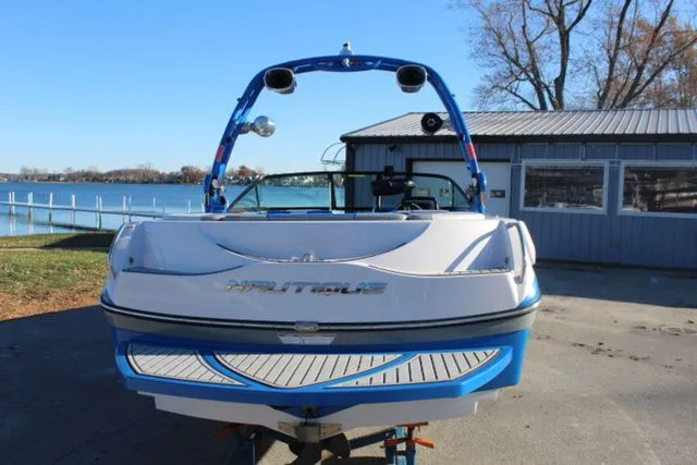 Slide: The Image of Nautique Super Air Nautique 210 2012 - 3