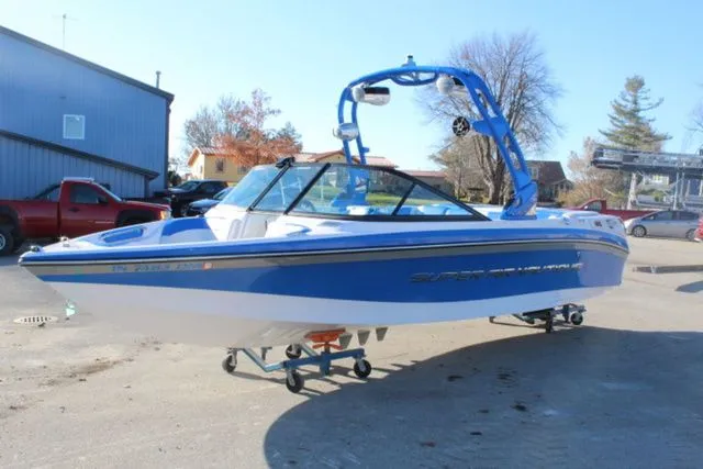 Slide: The Image of Nautique Super Air Nautique 210 2012 - 5