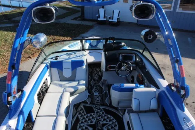 Slide: The Image of Nautique Super Air Nautique 210 2012 - 7