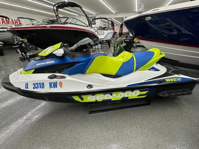 Slide: The Image of Sea-Doo Wake 2017 - 4