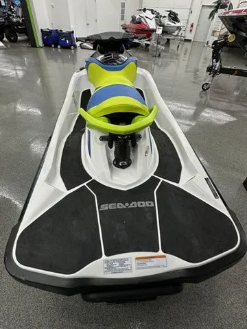 Slide: The Image of Sea-Doo Wake 2017 - 5