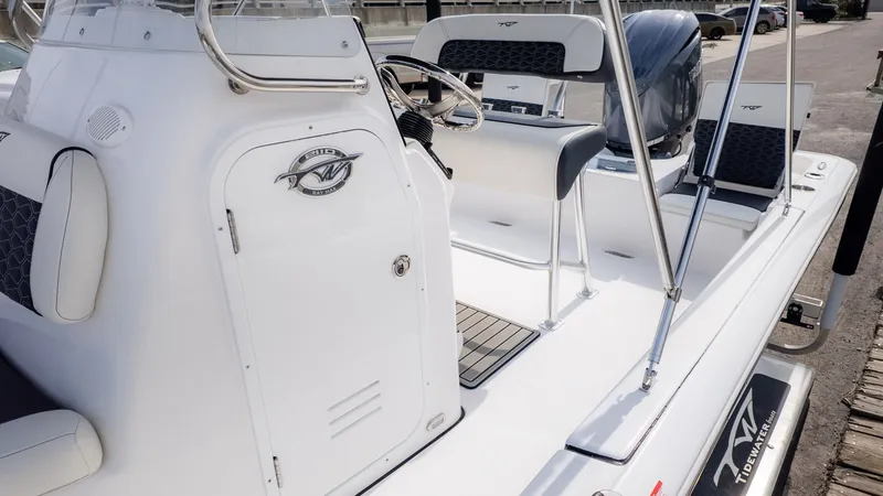 Slide: The Image of Tidewater 2110 Bay Max 2026 - 18