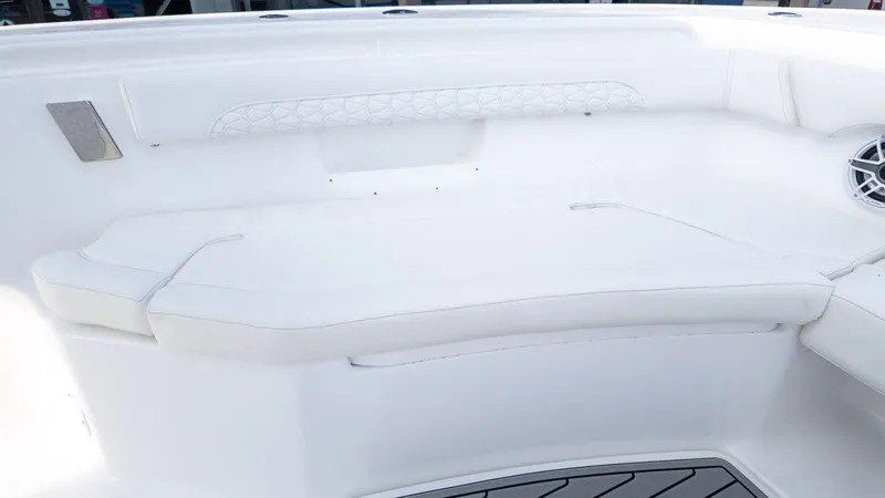 Slide: The Image of Tidewater 272 CC Adventure 2026 - 19