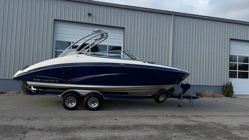 The Image of Yamaha AR242 Limited 2015 - 1