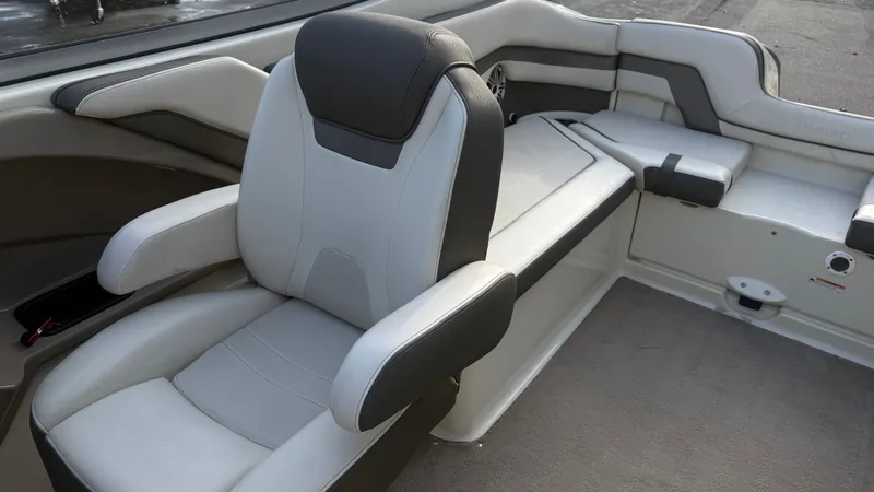 Slide: The Image of Yamaha AR242 Limited 2015 - 19