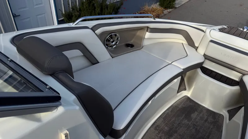 Slide: The Image of Yamaha AR242 Limited 2015 - 9