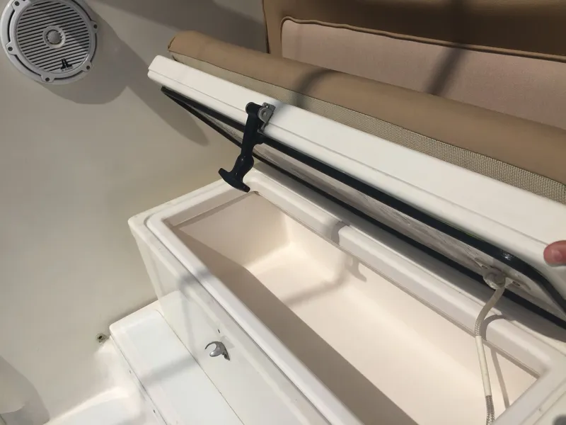 Slide: The Image of Sea Ray 340 Amberjack 2001 - 15