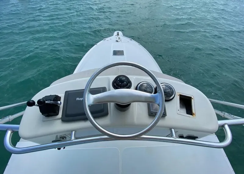 Slide: The Image of Sea Ray 340 Amberjack 2001 - 9