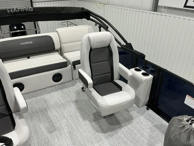 Slide: The Image of Harris Cruiser 230 SLDH 2026 - 19
