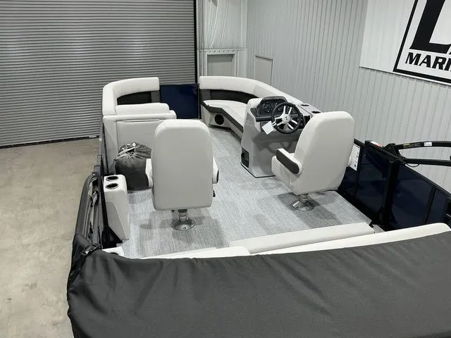 Slide: The Image of Harris Cruiser 230 SLDH 2026 - 16