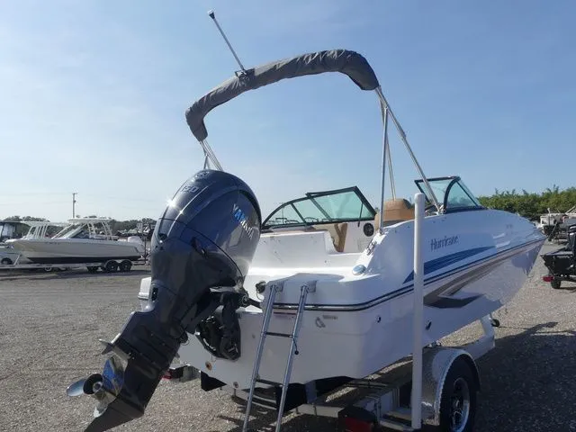 Slide: The Image of Hurricane SunDeck 187 OB 2026 - 4