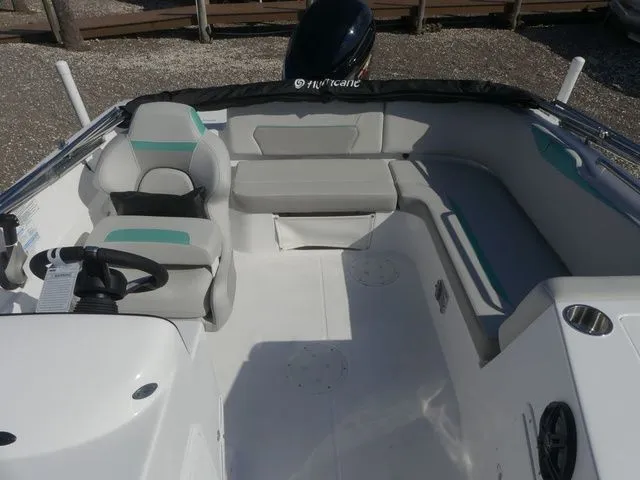 Slide: The Image of Hurricane SunDeck Sport 188 OB 2026 - 15