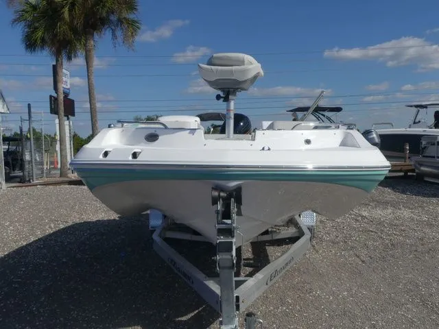 Slide: The Image of Hurricane SunDeck Sport 188 OB 2026 - 2