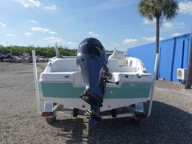 Slide: The Image of Hurricane SunDeck Sport 188 OB 2026 - 5