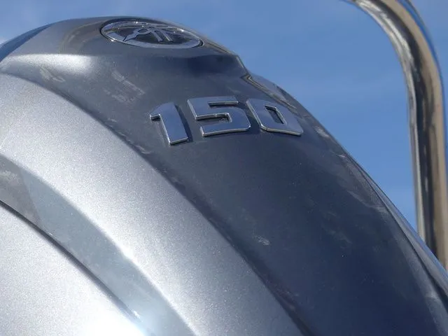 Slide: The Image of Hurricane SunDeck Sport 205 OB 2026 - 10