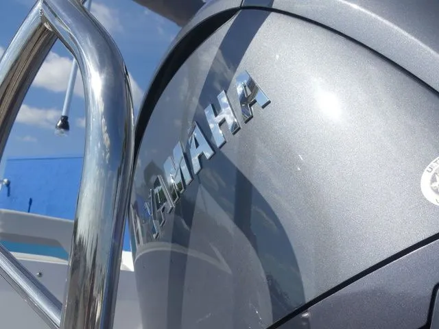 Slide: The Image of Hurricane SunDeck Sport 205 OB 2026 - 11