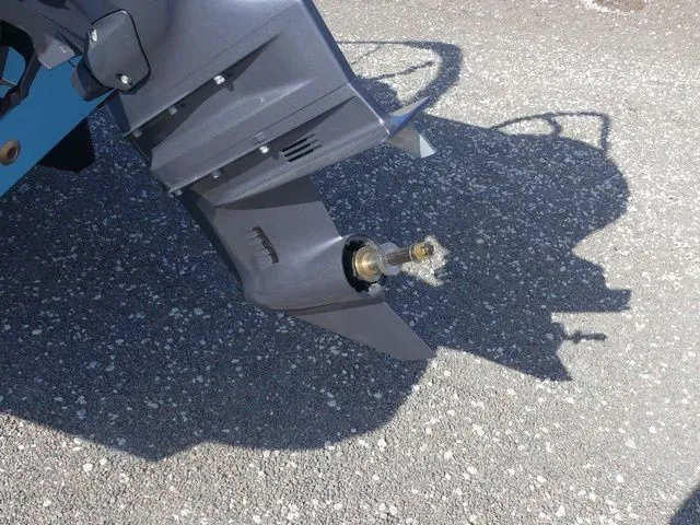 Slide: The Image of Hurricane SunDeck Sport 205 OB 2026 - 12