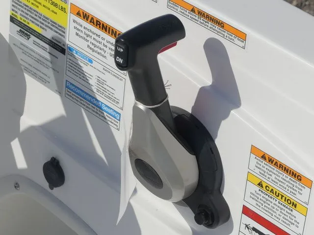 Slide: The Image of Hurricane SunDeck Sport 205 OB 2026 - 18