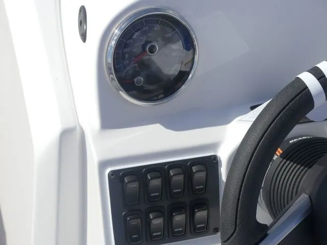 Slide: The Image of Hurricane SunDeck Sport 205 OB 2026 - 19