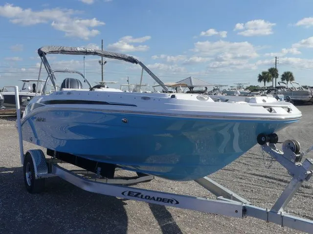 Slide: The Image of Hurricane SunDeck Sport 205 OB 2026 - 3