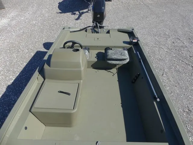 Slide: The Image of Tracker Grizzly 1754 SC 2026 - 13