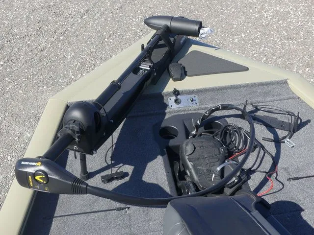 Slide: The Image of Tracker Pro Team™ 195 2026 - 14