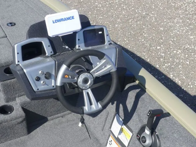 Slide: The Image of Tracker Pro Team™ 195 2026 - 17