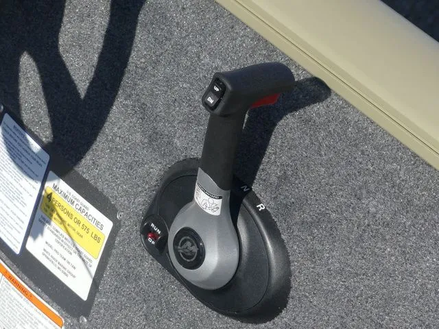 Slide: The Image of Tracker Pro Team™ 195 2026 - 18