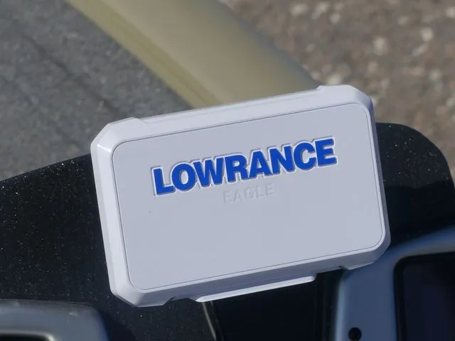 Slide: The Image of Tracker Pro Team™ 195 2026 - 20