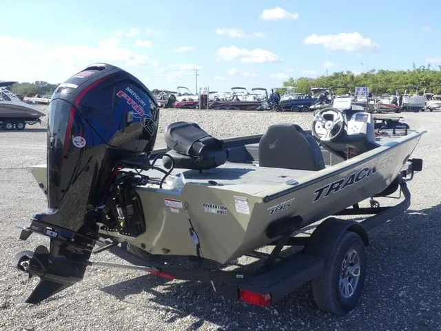 Slide: The Image of Tracker Pro Team™ 195 2026 - 4